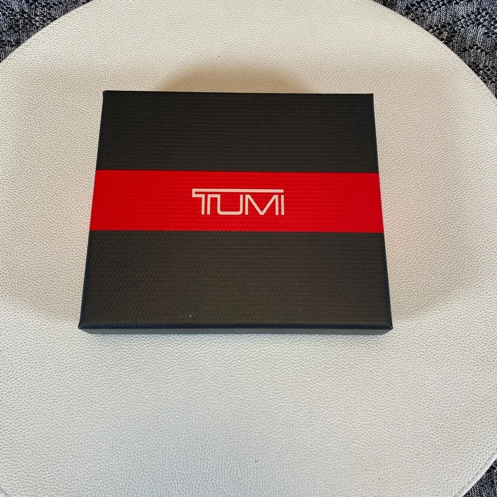 Tumi Nassau Global Double Billfold Wallet Grey Textured Leather NEW